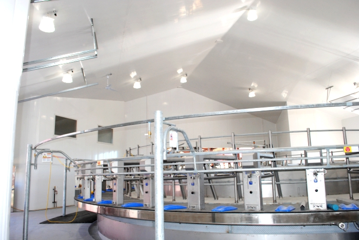 Dairy Parlor using Extrutech Interlocking Liner Panels on Walls and Ceiling