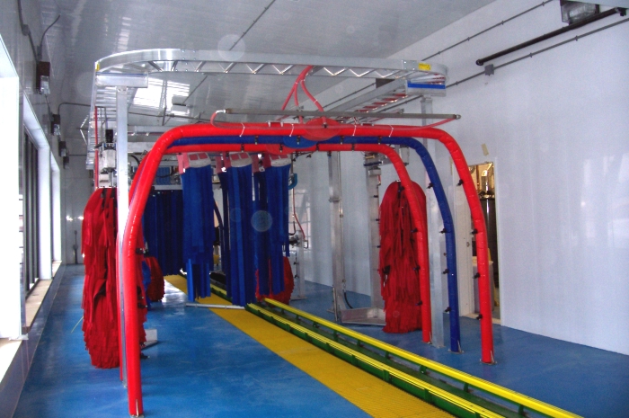 Car Wash using Extrutech Interlocking Liner Panels on Walls and Ceiling